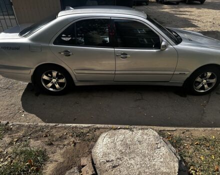 Сірий Мерседес 280, об'ємом двигуна 2.8 л та пробігом 1 тис. км за 3950 $, фото 3 на Automoto.ua