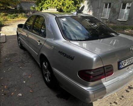 Сірий Мерседес 280, об'ємом двигуна 2.8 л та пробігом 1 тис. км за 3950 $, фото 5 на Automoto.ua