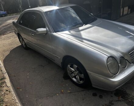 Сірий Мерседес 280, об'ємом двигуна 2.8 л та пробігом 1 тис. км за 3950 $, фото 2 на Automoto.ua