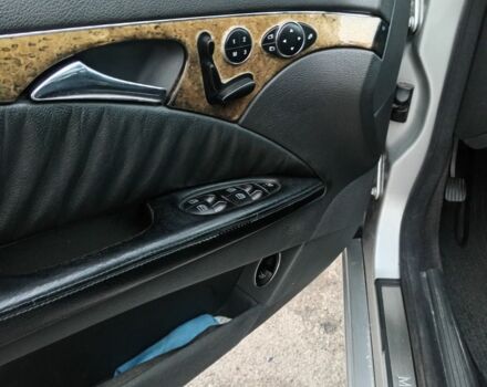 Серый Мерседес 280, объемом двигателя 2.7 л и пробегом 350 тыс. км за 6600 $, фото 6 на Automoto.ua