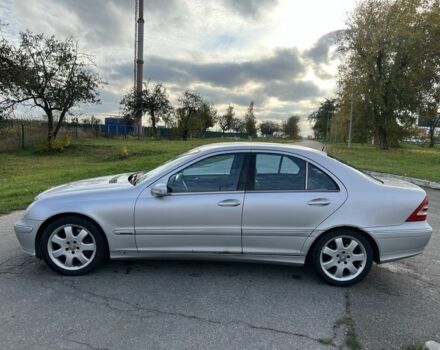 Серый Мерседес 280, объемом двигателя 2.7 л и пробегом 296 тыс. км за 4900 $, фото 1 на Automoto.ua