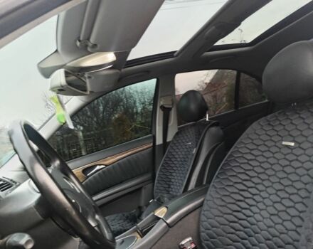 Серый Мерседес 280, объемом двигателя 2.7 л и пробегом 350 тыс. км за 6600 $, фото 8 на Automoto.ua