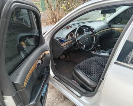 Серый Мерседес 280, объемом двигателя 2.7 л и пробегом 350 тыс. км за 6600 $, фото 5 на Automoto.ua