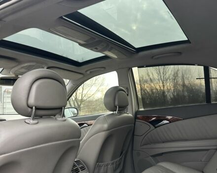 Серый Мерседес 280, объемом двигателя 2.7 л и пробегом 325 тыс. км за 4200 $, фото 5 на Automoto.ua