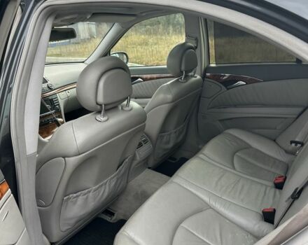 Серый Мерседес 280, объемом двигателя 2.7 л и пробегом 325 тыс. км за 4200 $, фото 6 на Automoto.ua