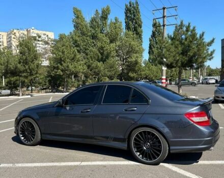 Серый Мерседес 280, объемом двигателя 3 л и пробегом 198 тыс. км за 8600 $, фото 2 на Automoto.ua