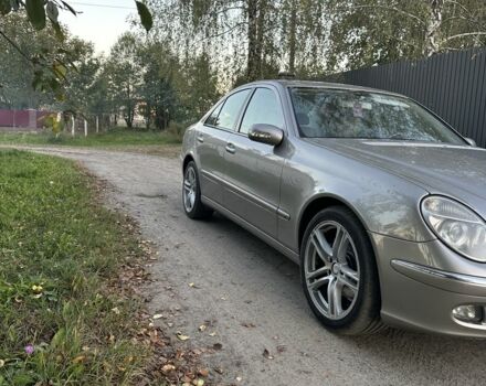 Серый Мерседес 280, объемом двигателя 3 л и пробегом 324 тыс. км за 3600 $, фото 2 на Automoto.ua