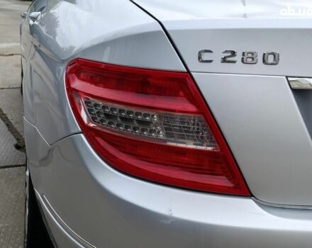 Серый Мерседес 280, объемом двигателя 3 л и пробегом 305 тыс. км за 8690 $, фото 10 на Automoto.ua