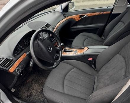 Серый Мерседес 280, объемом двигателя 3 л и пробегом 342 тыс. км за 3200 $, фото 11 на Automoto.ua