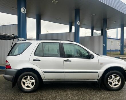 Серый Мерседес 280, объемом двигателя 0 л и пробегом 257 тыс. км за 3250 $, фото 2 на Automoto.ua