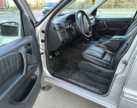 Сірий Мерседес 280, об'ємом двигуна 2.7 л та пробігом 290 тис. км за 4751 $, фото 6 на Automoto.ua