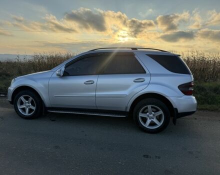 Серый Мерседес 280, объемом двигателя 3 л и пробегом 220 тыс. км за 13500 $, фото 2 на Automoto.ua