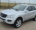 Сірий Мерседес 280, об'ємом двигуна 3 л та пробігом 355 тис. км за 11700 $, фото 2 на Automoto.ua