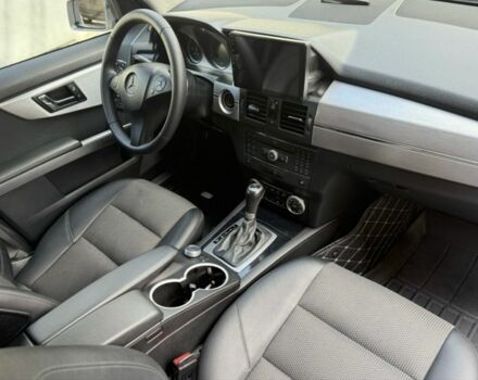 Серый Мерседес 280, объемом двигателя 3 л и пробегом 270 тыс. км за 10800 $, фото 7 на Automoto.ua