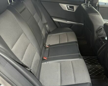 Серый Мерседес 280, объемом двигателя 3 л и пробегом 270 тыс. км за 10800 $, фото 6 на Automoto.ua