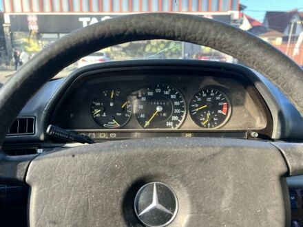 Мерседес 280 1987 в Черновцах на Automoto.ua Серый Мерседес 280, объемом двигателя 2.3 л и пробегом 280 тыс. км за 1909 $, фото 1 на Automoto.ua