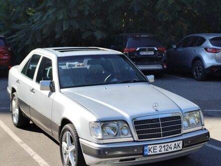 Сірий Мерседес 280, об'ємом двигуна 2.8 л та пробігом 303 тис. км за 4350 $, фото 1 на Automoto.ua
