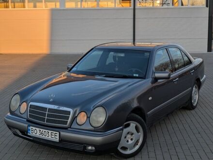 Сірий Мерседес 280, об'ємом двигуна 2.8 л та пробігом 456 тис. км за 2799 $, фото 1 на Automoto.ua