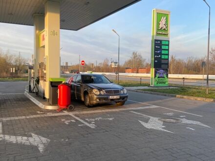 Мерседес 280 2005 в Нетешине на Automoto.ua Серый Мерседес 280, объемом двигателя 3.2 л и пробегом 490 тыс. км за 2600 $, фото 1 на Automoto.ua
