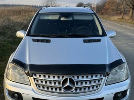 Сірий Мерседес 280, об'ємом двигуна 3 л та пробігом 220 тис. км за 13500 $, фото 1 на Automoto.ua