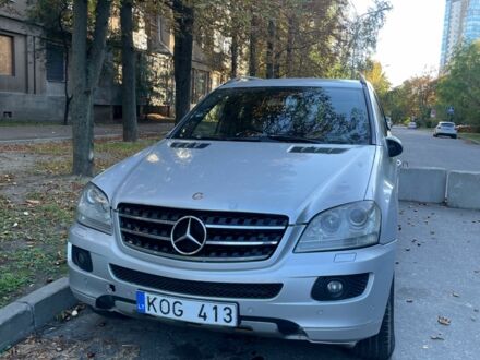 Сірий Мерседес 280, об'ємом двигуна 3 л та пробігом 420 тис. км за 4700 $, фото 1 на Automoto.ua