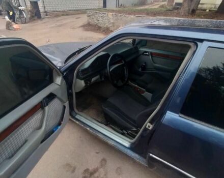 Синій Мерседес 280, об'ємом двигуна 2.8 л та пробігом 330 тис. км за 2750 $, фото 4 на Automoto.ua