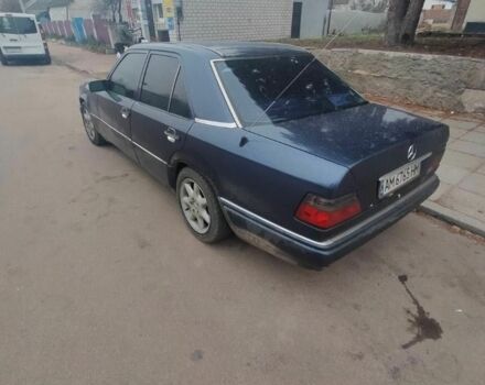 Синій Мерседес 280, об'ємом двигуна 2.8 л та пробігом 330 тис. км за 2750 $, фото 5 на Automoto.ua