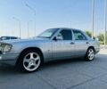Синий Мерседес 280, объемом двигателя 2.8 л и пробегом 280 тыс. км за 1000000 $, фото 1 на Automoto.ua