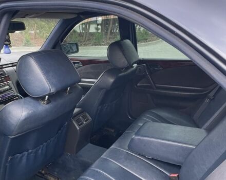 Мерседес 280 1996 в Кропивницком (Кировограде) на Automoto.ua Синий Мерседес 280, объемом двигателя 2.8 л и пробегом 256 тыс. км за 2500 $, фото 7 на Automoto.ua