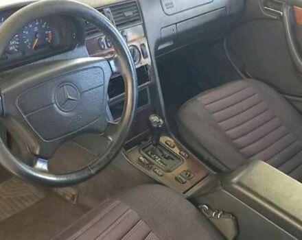 Синій Мерседес 280, об'ємом двигуна 0 л та пробігом 330 тис. км за 1200 $, фото 8 на Automoto.ua