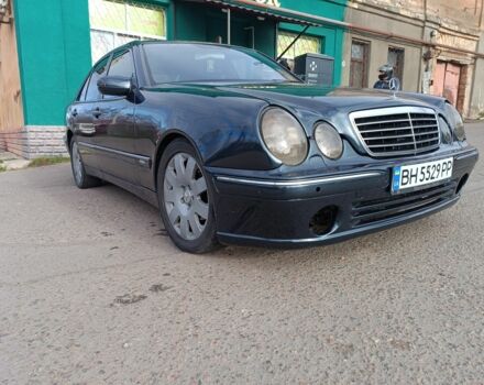 Синій Мерседес 280, об'ємом двигуна 2.8 л та пробігом 300 тис. км за 4200 $, фото 4 на Automoto.ua