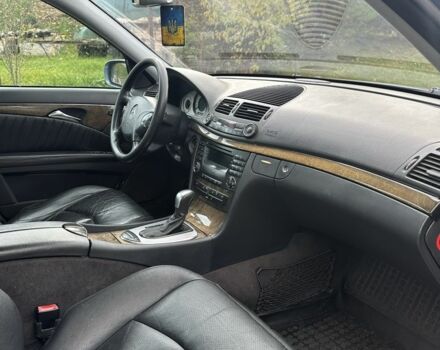 Синий Мерседес 280, объемом двигателя 2.7 л и пробегом 321 тыс. км за 3699 $, фото 5 на Automoto.ua