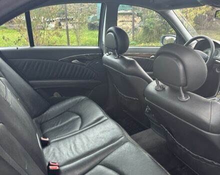 Синий Мерседес 280, объемом двигателя 2.7 л и пробегом 321 тыс. км за 3699 $, фото 4 на Automoto.ua