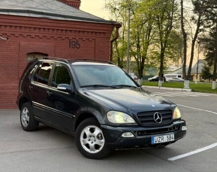 Синий Мерседес 280, объемом двигателя 2.7 л и пробегом 360 тыс. км за 3600 $, фото 4 на Automoto.ua