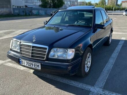 Мерседес 280 1993 в Полтаве на Automoto.ua Синий Мерседес 280, объемом двигателя 2.8 л и пробегом 400 тыс. км за 2600 $, фото 1 на Automoto.ua
