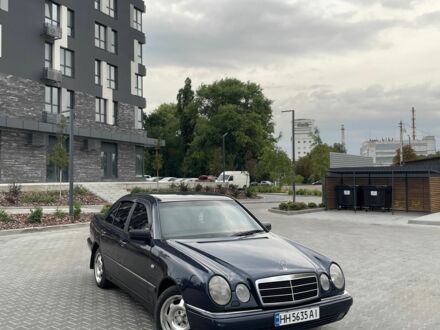 Мерседес 280 1996 в Кропивницком (Кировограде) на Automoto.ua Синий Мерседес 280, объемом двигателя 2.8 л и пробегом 256 тыс. км за 2500 $, фото 1 на Automoto.ua