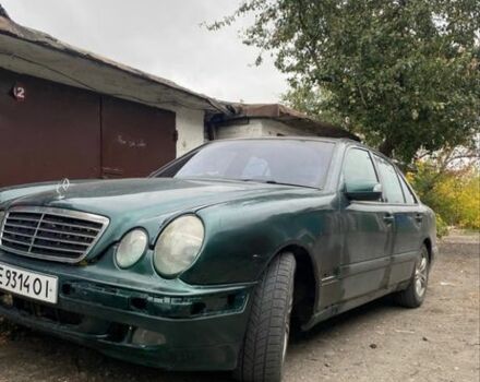 Зелений Мерседес 280, об'ємом двигуна 2.8 л та пробігом 300 тис. км за 1800 $, фото 2 на Automoto.ua