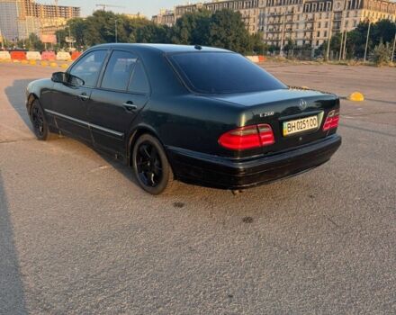 Зеленый Мерседес 280, объемом двигателя 3 л и пробегом 350 тыс. км за 3250 $, фото 4 на Automoto.ua