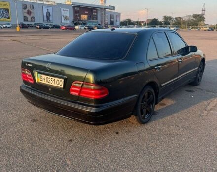 Зеленый Мерседес 280, объемом двигателя 3 л и пробегом 350 тыс. км за 3250 $, фото 1 на Automoto.ua