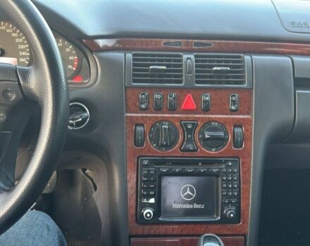 Зеленый Мерседес 280, объемом двигателя 3 л и пробегом 350 тыс. км за 3250 $, фото 5 на Automoto.ua