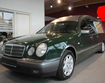 Зеленый Мерседес 280, объемом двигателя 2.8 л и пробегом 340 тыс. км за 17420 $, фото 3 на Automoto.ua