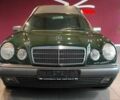 Зеленый Мерседес 280, объемом двигателя 2.8 л и пробегом 340 тыс. км за 17420 $, фото 2 на Automoto.ua