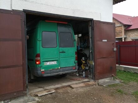 Зеленый Мерседес 280, объемом двигателя 0 л и пробегом 65 тыс. км за 2500 $, фото 1 на Automoto.ua