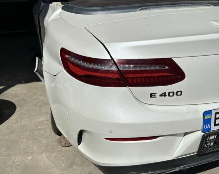 Белый Мерседес 300, объемом двигателя 3 л и пробегом 60 тыс. км за 18000 $, фото 3 на Automoto.ua