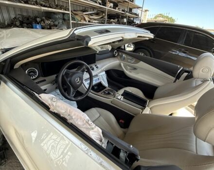 Белый Мерседес 300, объемом двигателя 3 л и пробегом 60 тыс. км за 18000 $, фото 2 на Automoto.ua