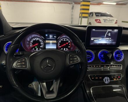 Белый Мерседес 300, объемом двигателя 2 л и пробегом 129 тыс. км за 26999 $, фото 9 на Automoto.ua