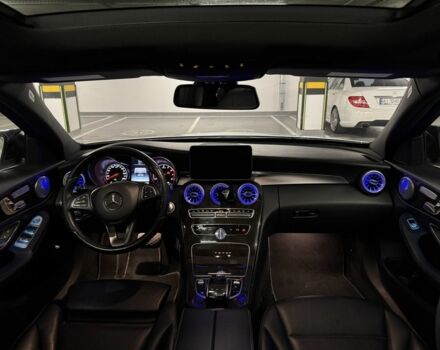 Белый Мерседес 300, объемом двигателя 2 л и пробегом 129 тыс. км за 26999 $, фото 11 на Automoto.ua