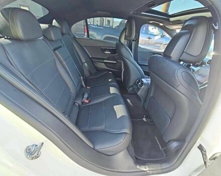 Белый Мерседес 300, объемом двигателя 0 л и пробегом 40 тыс. км за 33450 $, фото 8 на Automoto.ua