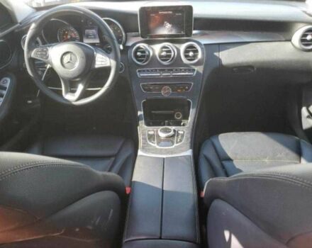 Белый Мерседес 300, объемом двигателя 0 л и пробегом 163 тыс. км за 12600 $, фото 6 на Automoto.ua