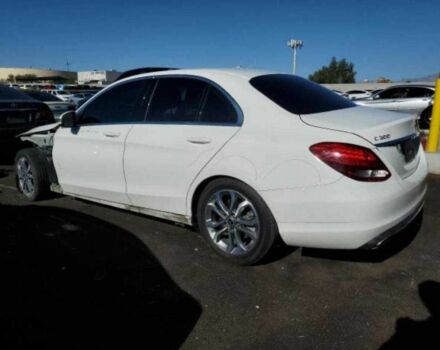 Белый Мерседес 300, объемом двигателя 0 л и пробегом 163 тыс. км за 12600 $, фото 3 на Automoto.ua